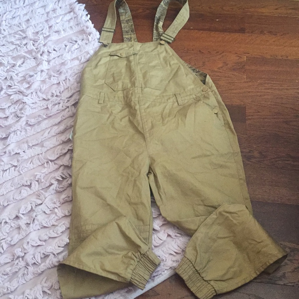 Men Smoke Rose overall